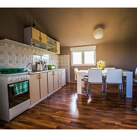 Kuco Starigrad Paklenica