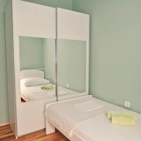 Kuco Apartment Starigrad Paklenica