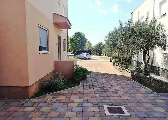 Kuco * Starigrad-Paklenica